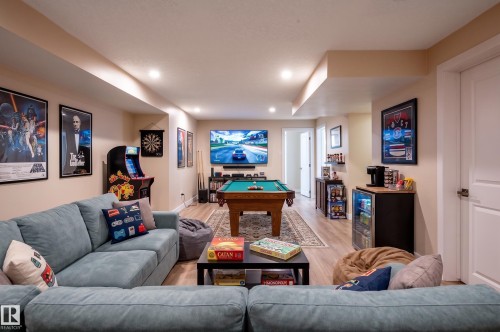 10431 137 Avenue Nw, Edmonton, AB - Indoor