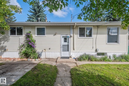 10431 137 Avenue Nw, Edmonton, AB - Outdoor