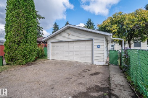 10431 137 Avenue Nw, Edmonton, AB - Outdoor