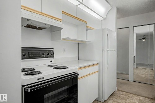 #452 10520 120 Nw, Edmonton, AB - Indoor Photo Showing Kitchen