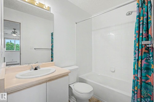 #452 10520 120 Nw, Edmonton, AB - Indoor Photo Showing Bathroom