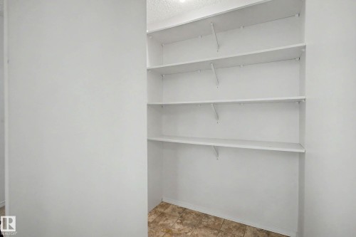 #452 10520 120 Nw, Edmonton, AB - Indoor With Storage