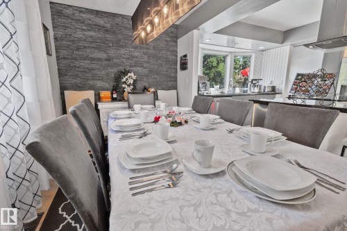 4682 17 Avenue Nw, Edmonton, AB - Indoor Photo Showing Dining Room