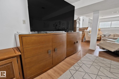 4682 17 Avenue Nw, Edmonton, AB - Indoor