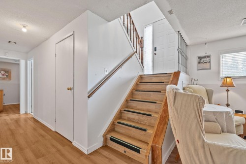 4682 17 Avenue Nw, Edmonton, AB - Indoor Photo Showing Other Room