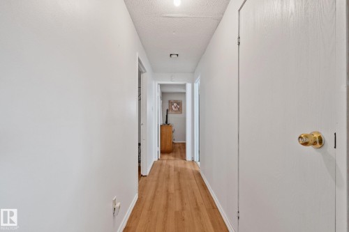4682 17 Avenue Nw, Edmonton, AB - Indoor Photo Showing Other Room