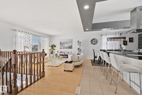 4682 17 Avenue Nw, Edmonton, AB - Indoor Photo Showing Other Room