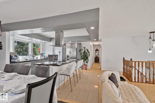 4682 17 Avenue Nw, Edmonton, AB - Indoor Photo Showing Dining Room