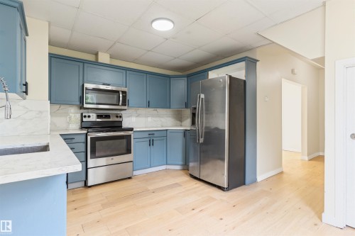 12337 128 Avenue Nw, Edmonton, AB - Indoor Photo Showing Kitchen