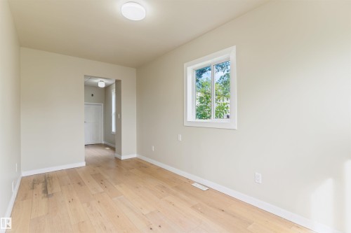 12337 128 Avenue Nw, Edmonton, AB - Indoor Photo Showing Other Room