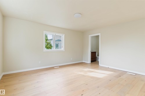 12337 128 Avenue Nw, Edmonton, AB - Indoor Photo Showing Other Room