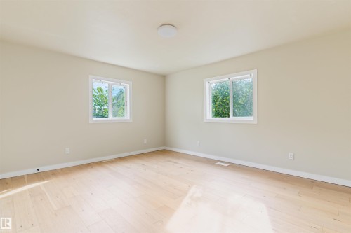12337 128 Avenue Nw, Edmonton, AB - Indoor Photo Showing Other Room