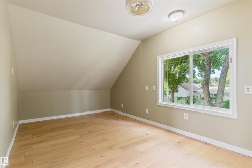 12337 128 Avenue Nw, Edmonton, AB - Indoor Photo Showing Other Room
