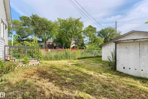 12337 128 Avenue Nw, Edmonton, AB - Outdoor