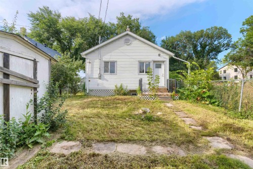 12337 128 Avenue Nw, Edmonton, AB - Outdoor