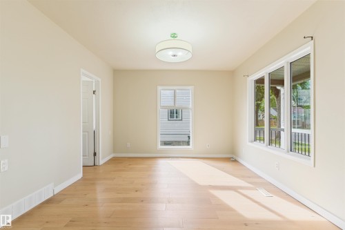 12337 128 Avenue Nw, Edmonton, AB - Indoor Photo Showing Other Room
