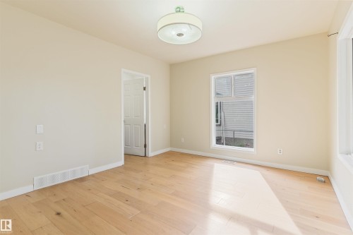 12337 128 Avenue Nw, Edmonton, AB - Indoor Photo Showing Other Room