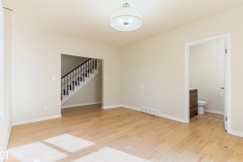 12337 128 Avenue Nw, Edmonton, AB - Indoor Photo Showing Other Room