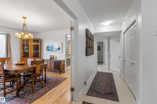 #205 9131 99 St Nw, Edmonton, AB - Indoor Photo Showing Dining Room