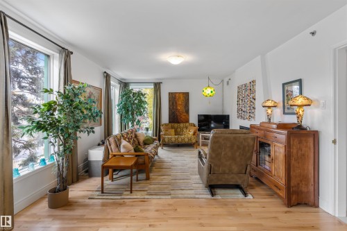 #205 9131 99 St Nw, Edmonton, AB - Indoor