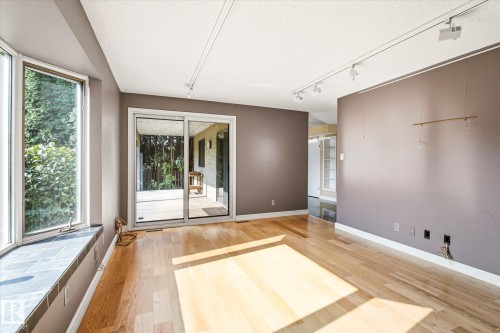 241 Greenoch Crescent Nw, Edmonton, AB - Indoor Photo Showing Other Room