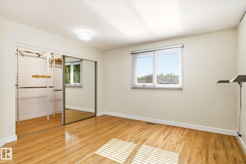 241 Greenoch Crescent Nw, Edmonton, AB - Indoor Photo Showing Other Room
