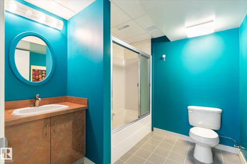 241 Greenoch Crescent Nw, Edmonton, AB - Indoor Photo Showing Bathroom