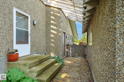 241 Greenoch Crescent Nw, Edmonton, AB - Outdoor