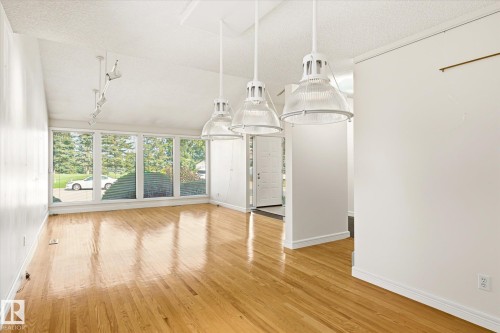 241 Greenoch Crescent Nw, Edmonton, AB - Indoor Photo Showing Other Room