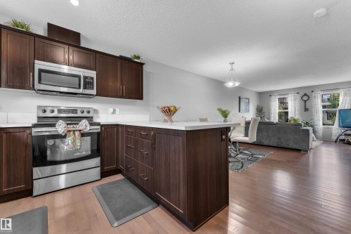 3036 Arthurs Crescent Sw, Edmonton, AB - Indoor Photo Showing Kitchen With Stainless Steel Kitchen