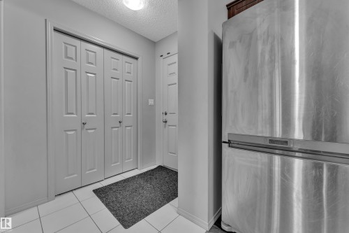 3036 Arthurs Crescent Sw, Edmonton, AB - Indoor Photo Showing Other Room