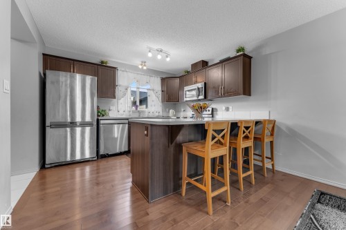 3036 Arthurs Crescent Sw, Edmonton, AB - Indoor Photo Showing Kitchen With Stainless Steel Kitchen