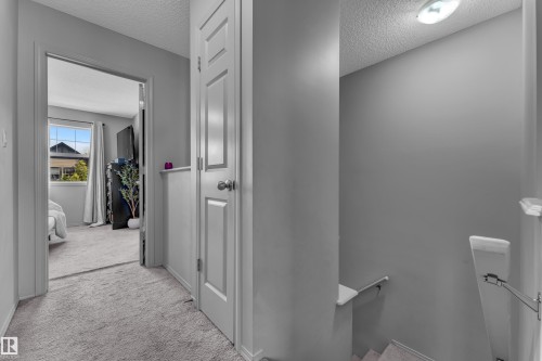 3036 Arthurs Crescent Sw, Edmonton, AB - Indoor Photo Showing Other Room