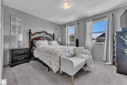 3036 Arthurs Crescent Sw, Edmonton, AB - Indoor Photo Showing Bedroom