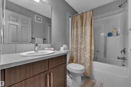 3036 Arthurs Crescent Sw, Edmonton, AB - Indoor Photo Showing Bathroom