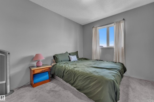 3036 Arthurs Crescent Sw, Edmonton, AB - Indoor Photo Showing Bedroom