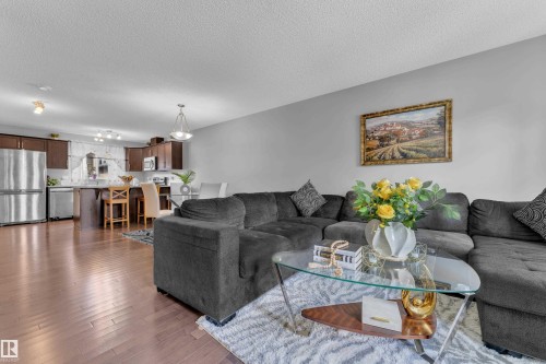 3036 Arthurs Crescent Sw, Edmonton, AB - Indoor Photo Showing Living Room