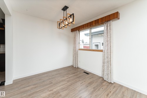 7120 139 Avenue Nw, Edmonton, AB - Indoor Photo Showing Other Room