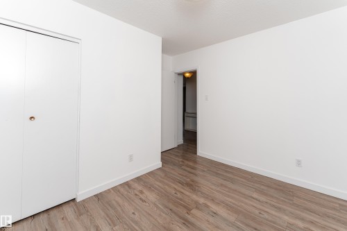 7120 139 Avenue Nw, Edmonton, AB - Indoor Photo Showing Other Room