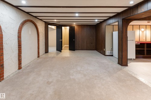 7120 139 Avenue Nw, Edmonton, AB - Indoor Photo Showing Other Room