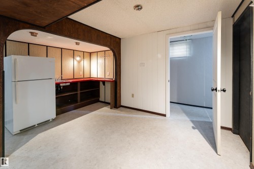 7120 139 Avenue Nw, Edmonton, AB - Indoor