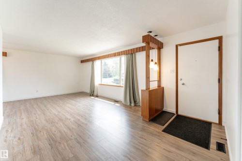 7120 139 Avenue Nw, Edmonton, AB - Indoor Photo Showing Other Room