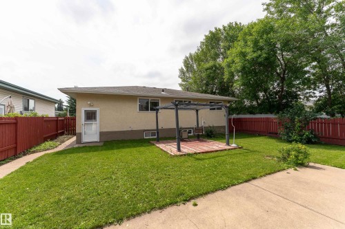 7120 139 Avenue Nw, Edmonton, AB - Outdoor