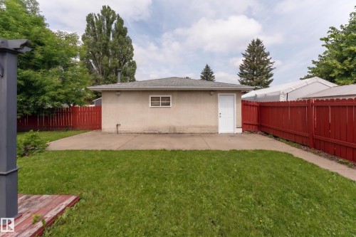 7120 139 Avenue Nw, Edmonton, AB - Outdoor