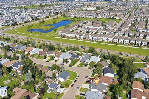 Residential neighborhood with established homes and mature trees - 3515 20 Ave Nw, Edmonton, AB - Outdoor With View