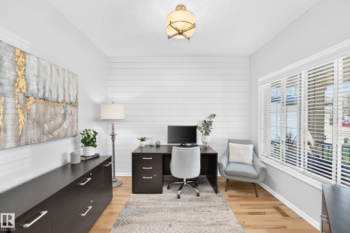 823 77 Street Sw, Edmonton, AB - Indoor Photo Showing Office