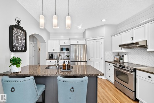 823 77 Street Sw, Edmonton, AB - Indoor Photo Showing Kitchen With Stainless Steel Kitchen With Upgraded Kitchen