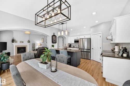 823 77 Street Sw, Edmonton, AB - Indoor Photo Showing Dining Room