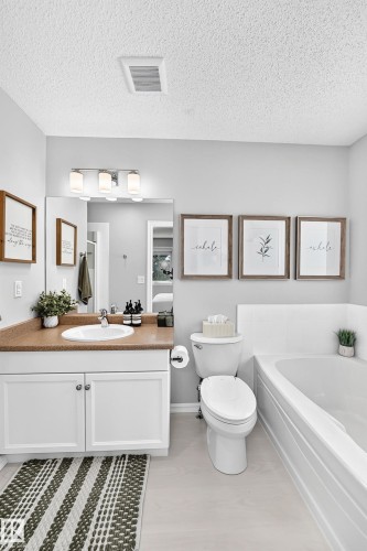 823 77 Street Sw, Edmonton, AB - Indoor Photo Showing Bathroom