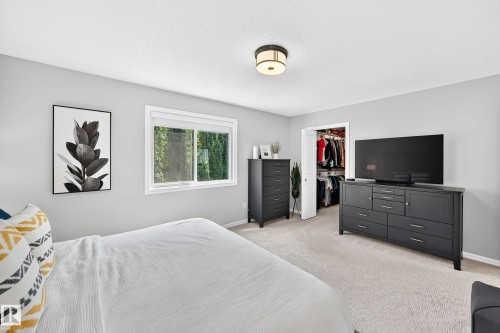 823 77 Street Sw, Edmonton, AB - Indoor Photo Showing Bedroom